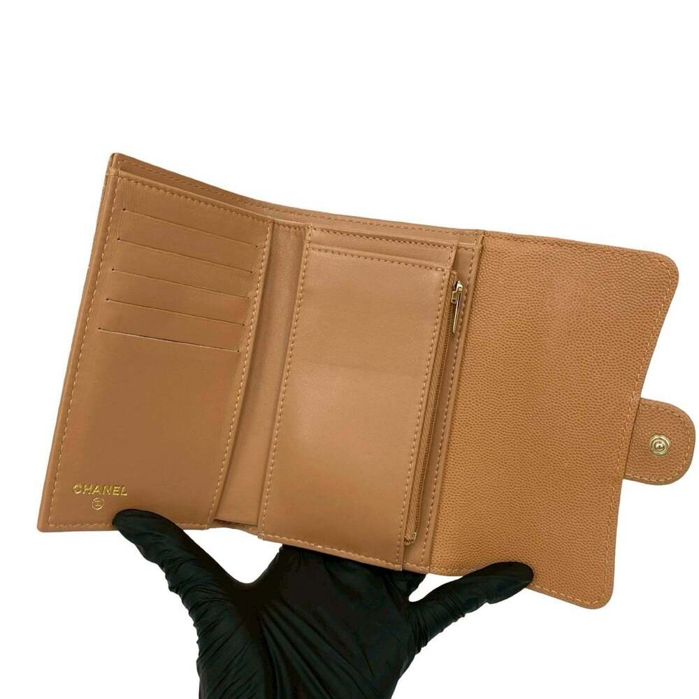 CHANEL Cream Caviar Leather Logo Wallet - Picture 7 of 10